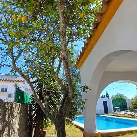 Chalet Con Piscina Privada Jardin Del Sol Solo Familias Y Parejas Conil De La Frontera